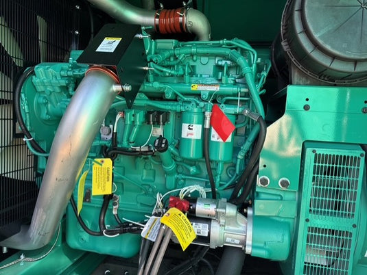 Cummins DQDAA 250kW diesel generator engine view.